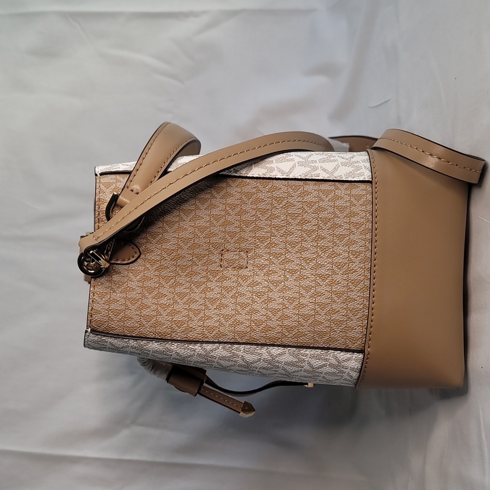 Michel Kors Signature Mercer Convertible Crossbody Bag - Picture 5 of 6